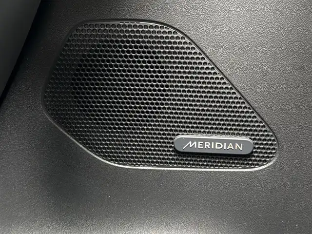 ジャガー Ｆペース チェッカーフラッグ・エディション 静岡県 2020(令2)年 3.8万km グレー レザーシート/BSM/MERIDIANサウンド/電動リアゲート/純正ナビ/(CD/DVD/Bluetooth/CarPlay/フルセグ)/360°カメラ/アダプティブクルーズコントロール/レーンキープアシスト/パーキングアシスト/メモリー付パワーシート/シートヒーター/スマートキー/ETC/ドライブレコーダー/純正フロアマット/純正19インチアルミホイール/保証書/取説/スペアキー