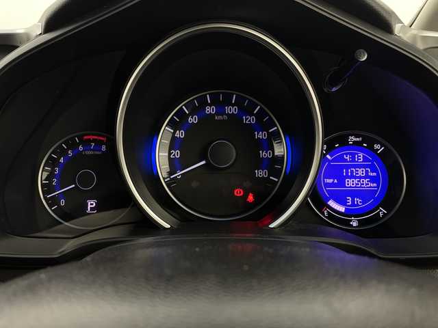 ホンダ フィット 13G Fパッケージ 新潟県 2015(平27)年 11.8万km シルバー プッシュスタート/スマートキー/メモリナビ　型式AVIC-RZ09/CD/BT/DVD/フルセグ/社外アルミ15インチ/冬タイヤ4本積み込み/フォグ/ハロゲン/フロアマット