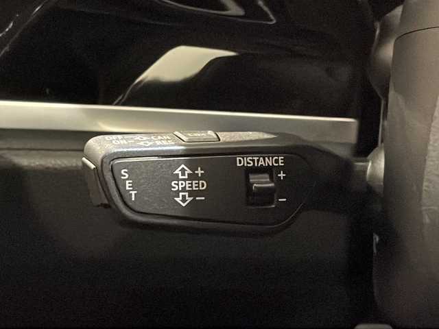 アウディ Ｑ３ SB 35TDIクワトロ Sライン 新潟県 2020(令2)年 4.5万km グレイシアホワイトメタリック ベーシックパッケージ/・シートヒーター（フロント）/・シート電動調整機能（フロント）/・ステアリングホイール3スポークレザー/ マルチファンクションパドルシフトフラットボトム/・オートマチックテールゲート/・アウディホールドアシスト/・ランバーサポート4ウェイ（フロント）/アシスタンスパッケージ/・アダプティブクルーズアシスト/・エマージェンシーアシスト/・ハイビームアシスト/・サイドアシスト/バーチャルコックピット/エレクトリックインターフェース/パーキングエイド/クルーズコントロール/アイドリングストップ/プッシュスタート/ETC2.0/スペアキー１本/全周囲カメラ