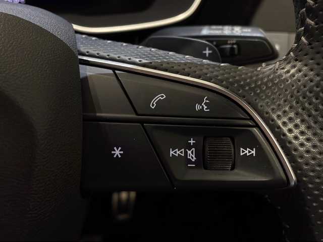 アウディ Ｑ３ SB 35TDIクワトロ Sライン 新潟県 2020(令2)年 4.5万km グレイシアホワイトメタリック ベーシックパッケージ/・シートヒーター（フロント）/・シート電動調整機能（フロント）/・ステアリングホイール3スポークレザー/ マルチファンクションパドルシフトフラットボトム/・オートマチックテールゲート/・アウディホールドアシスト/・ランバーサポート4ウェイ（フロント）/アシスタンスパッケージ/・アダプティブクルーズアシスト/・エマージェンシーアシスト/・ハイビームアシスト/・サイドアシスト/バーチャルコックピット/エレクトリックインターフェース/パーキングエイド/クルーズコントロール/アイドリングストップ/プッシュスタート/ETC2.0/スペアキー１本/全周囲カメラ