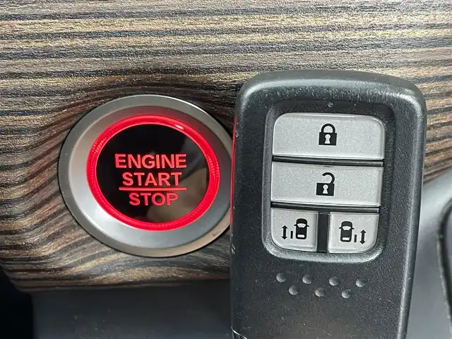 ホンダ フリード＋ クロスター ホンダセンシング 群馬県 2021(令3)年 4.2万km クリスタルブラックパール 禁煙車　純正ナビ　Ｂｌｕｅｔｏｏｔｈ　フルセグ　両側パワースライドドア　バックカメラ　ホンダセンシング　追従クルーズコントロール　レーンキープアシスト　コーナーセンサー　ビルトインＥＴＣ