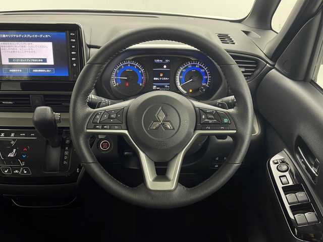 三菱 デリカミニ T プレミアム 茨城県 2025(令7)年 0.1千km アメジストブラック/シルキーホワイト 登録済未使用　車純正9インチディスプレイオーディオ　全方位カメラ　両側電動スライドドア　ハーフレザーシート　前席シートヒーター　レーダークルーズコントロール　　純正16インチAW