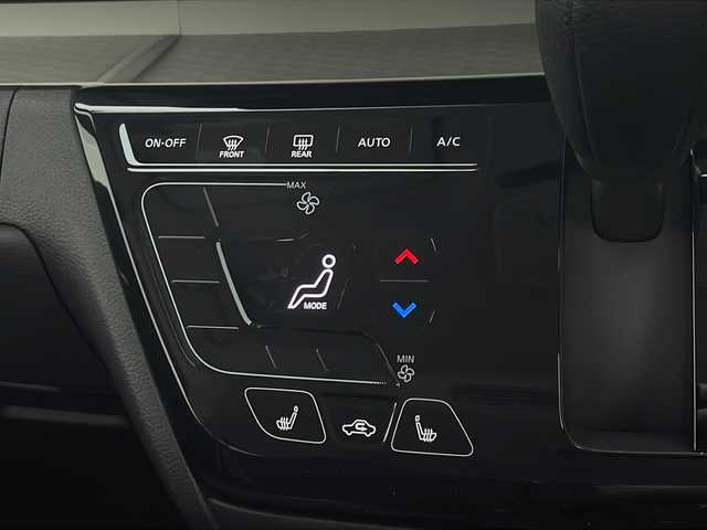 三菱 デリカミニ T プレミアム 茨城県 2025(令7)年 0.1千km アメジストブラック/シルキーホワイト 登録済未使用　車純正9インチディスプレイオーディオ　全方位カメラ　両側電動スライドドア　ハーフレザーシート　前席シートヒーター　レーダークルーズコントロール　　純正16インチAW