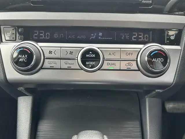 スバル アウトバック ベース 愛知県 2015(平27)年 16.4万km アイスシルバーメタリック ワンオーナー/社外SDナビ(FM/AM/CD/DVD/BT/USB/フルセグ)/アイサイト/アクティブレーンキープ/プリクラッシュブレーキ/先行車発進告知/全車速追従機能付クルーズコントロール/X-MODE/SI-DRIVE/4WD/シートヒーター/パワーシート/パドルシフト/HIDヘッドライト/フォグランプ/社外AW18インチ/電動格納ミラー/純正フロアマット/アイドリングストップ/ETC/トノカバー/プッシュスタート/スマートキー・スペアキー１本/ステアリングリモコン/ABS/取扱説明書・保証書