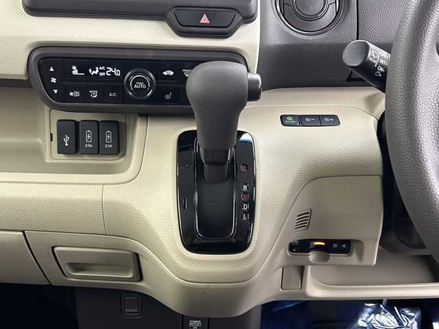 ホンダ Ｎ ＢＯＸ G L ホンダセンシング 長崎県 2019(令1)年 8.1万km ルナシルバーM ワンオーナー/純正メモリナビ/(VXM-204VFI)/(フルセグTV/BT/USB/CD/DVD/SD/AUX/ipod)/バックカメラ/ホンダセンシング/・衝突軽減ブレーキ/・誤発進抑制機能/・歩行者事故低減ステアリング/・先行者発進お知らせ機能/・アダプティブクルーズコントロール/・車線維持支援システム/・オートハイビーム/・路外逸脱抑制機能/前後方ドライブレコーダー/(ZDR015)/前席シートヒーター/パワースライドドア/LEDヘッドライト/オートライト/オートハイビーム/後席ロールサンシェード/オートエアコン/純正フロアマット/スマートキー/スペアキー/取扱説明書/保証書/社外ホイール＋スタッドレスタイヤ車載