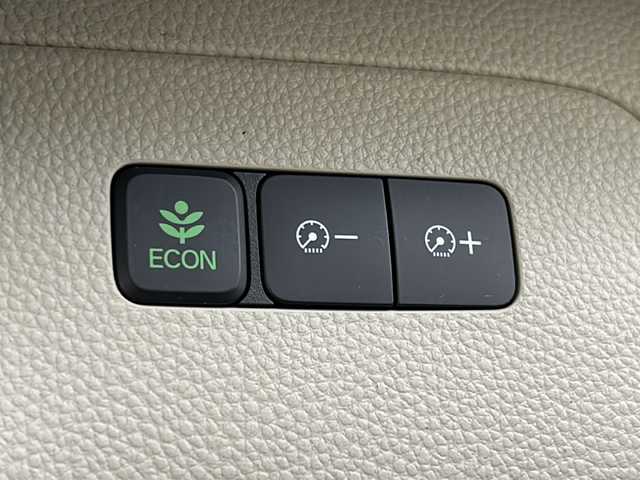 ホンダ Ｎ ＢＯＸ G L ホンダセンシング 長崎県 2019(令1)年 8.1万km ルナシルバーM ワンオーナー/純正メモリナビ/(VXM-204VFI)/(フルセグTV/BT/USB/CD/DVD/SD/AUX/ipod)/バックカメラ/ホンダセンシング/・衝突軽減ブレーキ/・誤発進抑制機能/・歩行者事故低減ステアリング/・先行者発進お知らせ機能/・アダプティブクルーズコントロール/・車線維持支援システム/・オートハイビーム/・路外逸脱抑制機能/前後方ドライブレコーダー/(ZDR015)/前席シートヒーター/パワースライドドア/LEDヘッドライト/オートライト/オートハイビーム/後席ロールサンシェード/オートエアコン/純正フロアマット/スマートキー/スペアキー/取扱説明書/保証書/社外ホイール＋スタッドレスタイヤ車載