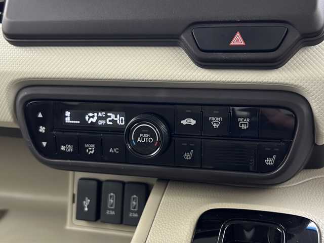 ホンダ Ｎ ＢＯＸ G L ホンダセンシング 長崎県 2019(令1)年 8.1万km ルナシルバーM ワンオーナー/純正メモリナビ/(VXM-204VFI)/(フルセグTV/BT/USB/CD/DVD/SD/AUX/ipod)/バックカメラ/ホンダセンシング/・衝突軽減ブレーキ/・誤発進抑制機能/・歩行者事故低減ステアリング/・先行者発進お知らせ機能/・アダプティブクルーズコントロール/・車線維持支援システム/・オートハイビーム/・路外逸脱抑制機能/前後方ドライブレコーダー/(ZDR015)/前席シートヒーター/パワースライドドア/LEDヘッドライト/オートライト/オートハイビーム/後席ロールサンシェード/オートエアコン/純正フロアマット/スマートキー/スペアキー/取扱説明書/保証書/社外ホイール＋スタッドレスタイヤ車載