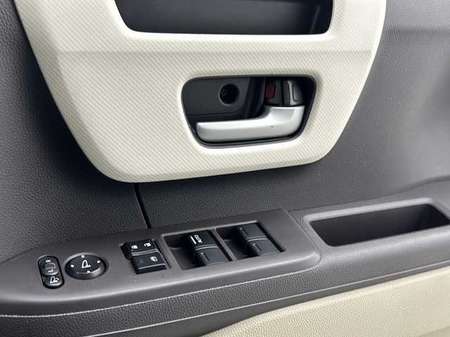 ホンダ Ｎ ＢＯＸ G L ホンダセンシング 長崎県 2019(令1)年 8.1万km ルナシルバーM ワンオーナー/純正メモリナビ/(VXM-204VFI)/(フルセグTV/BT/USB/CD/DVD/SD/AUX/ipod)/バックカメラ/ホンダセンシング/・衝突軽減ブレーキ/・誤発進抑制機能/・歩行者事故低減ステアリング/・先行者発進お知らせ機能/・アダプティブクルーズコントロール/・車線維持支援システム/・オートハイビーム/・路外逸脱抑制機能/前後方ドライブレコーダー/(ZDR015)/前席シートヒーター/パワースライドドア/LEDヘッドライト/オートライト/オートハイビーム/後席ロールサンシェード/オートエアコン/純正フロアマット/スマートキー/スペアキー/取扱説明書/保証書/社外ホイール＋スタッドレスタイヤ車載