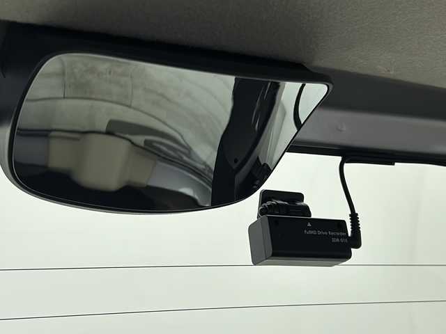 ホンダ Ｎ ＢＯＸ G L ホンダセンシング 長崎県 2019(令1)年 8.1万km ルナシルバーM ワンオーナー/純正メモリナビ/(VXM-204VFI)/(フルセグTV/BT/USB/CD/DVD/SD/AUX/ipod)/バックカメラ/ホンダセンシング/・衝突軽減ブレーキ/・誤発進抑制機能/・歩行者事故低減ステアリング/・先行者発進お知らせ機能/・アダプティブクルーズコントロール/・車線維持支援システム/・オートハイビーム/・路外逸脱抑制機能/前後方ドライブレコーダー/(ZDR015)/前席シートヒーター/パワースライドドア/LEDヘッドライト/オートライト/オートハイビーム/後席ロールサンシェード/オートエアコン/純正フロアマット/スマートキー/スペアキー/取扱説明書/保証書/社外ホイール＋スタッドレスタイヤ車載