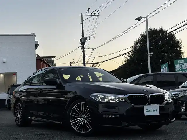 ＢＭＷ ５２３ｄ Mスポーツ 熊本県 2018(平30)年 2.1万km 黒 純正ナビ/【フルセグTV/Bluetooth/CD/DVD】/全周囲カメラ/バックカメラ/アクティビティクルーズコントロール/パークディスタンスコントロール/パーキングアシスタント/cityブレーキ機能付き歩行者警告/レーンディパーチャーウォーニング/レーンチェンジウォーニング/アダプティブヘッドライト/防眩機能付きハイビームアシスト/ダイナミックスタビリティコントロール/ヘッドアップディスプレイ/コーナーセンサー/パドルシフト/ブラインドスポットモニター/前席パワーシート/電動パーキングブレーキ/ブレーキホールド/純正19インチAW/プッシュスタート/スマートキー/アイドリングストップ