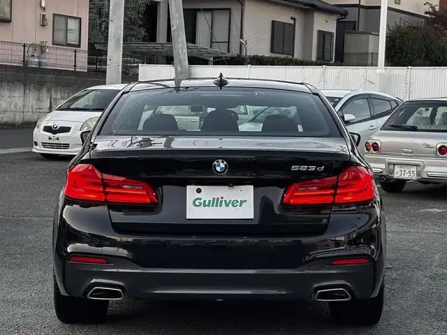 ＢＭＷ ５２３ｄ Mスポーツ 熊本県 2018(平30)年 2.1万km 黒 純正ナビ/【フルセグTV/Bluetooth/CD/DVD】/全周囲カメラ/バックカメラ/アクティビティクルーズコントロール/パークディスタンスコントロール/パーキングアシスタント/cityブレーキ機能付き歩行者警告/レーンディパーチャーウォーニング/レーンチェンジウォーニング/アダプティブヘッドライト/防眩機能付きハイビームアシスト/ダイナミックスタビリティコントロール/ヘッドアップディスプレイ/コーナーセンサー/パドルシフト/ブラインドスポットモニター/前席パワーシート/電動パーキングブレーキ/ブレーキホールド/純正19インチAW/プッシュスタート/スマートキー/アイドリングストップ