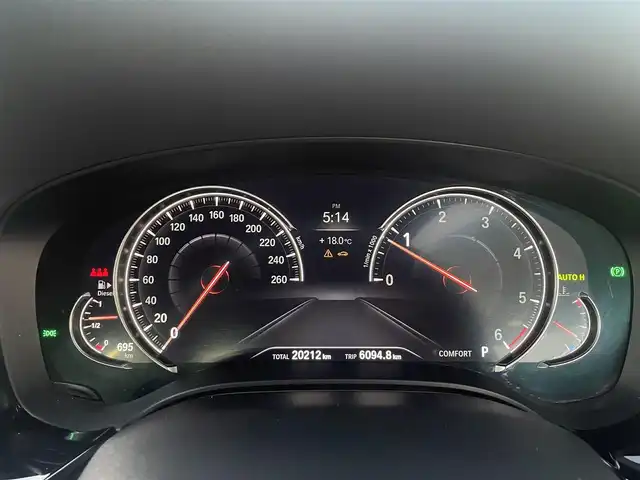 ＢＭＷ ５２３ｄ Mスポーツ 熊本県 2018(平30)年 2.1万km 黒 純正ナビ/【フルセグTV/Bluetooth/CD/DVD】/全周囲カメラ/バックカメラ/アクティビティクルーズコントロール/パークディスタンスコントロール/パーキングアシスタント/cityブレーキ機能付き歩行者警告/レーンディパーチャーウォーニング/レーンチェンジウォーニング/アダプティブヘッドライト/防眩機能付きハイビームアシスト/ダイナミックスタビリティコントロール/ヘッドアップディスプレイ/コーナーセンサー/パドルシフト/ブラインドスポットモニター/前席パワーシート/電動パーキングブレーキ/ブレーキホールド/純正19インチAW/プッシュスタート/スマートキー/アイドリングストップ