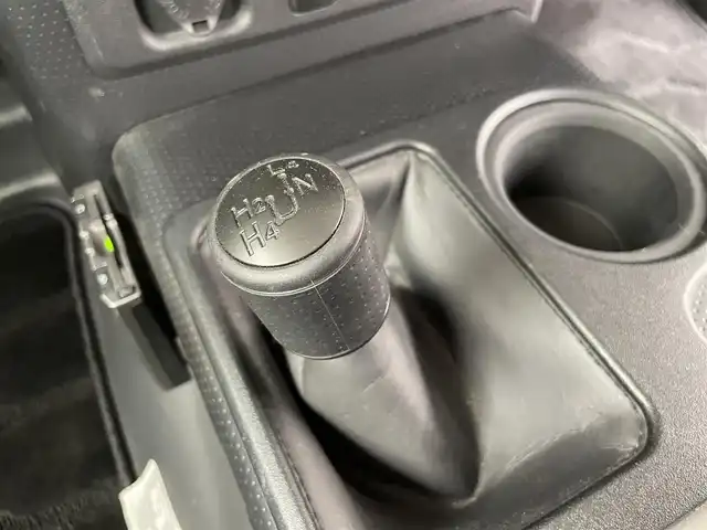 トヨタ ＦＪクルーザー 富山県 2014(平26)年 9.1万km ＤグリーンⅡ 4WD/寒冷地仕様/純正ナビ【NSZT-W62G】/(AM/FM/CD/DD/USB/BT)/フルセグTV/バックカメラ/クルーズコントロール/LEDヘッドライト/リアパーキングセンサー/横滑り防止装置/ETC/リモコンキー/純正17インチAW/社外フロアマット