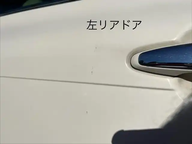 トヨタ クラウン ロイヤル Rサルーンプレミアム50th 三重県 2005(平17)年 6.3万km バニラホワイト 純正ナビ（AM/FM/CD/DVD/MD）/スーパーライブサウンドシステム(G-BOOK対応高精細DVDナビ/DCM/8スピーカー/バックガイドモニター)/ドライブレコーダー(前後)/VSC/TRC/クルーズコントロール/インテリジェントAFS付HIDヘッドランプ/フロントフォグランプ/「50th Anniversary」ロゴ入センターパネル/プラズマクラスター付オートエアコン（フロント）/電動サンシェード（リア）/パワーシート（運転席/助手席）/SRSエアバック（運転席/助手席/ニー）/オーディオコントローラー（後席）/スマートエントリー/スタートシステム/プラズマクラスター付オートエアコン(フロント)