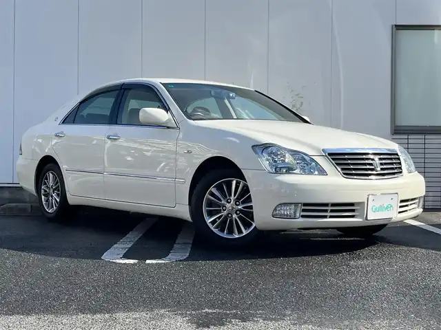 トヨタ クラウン ロイヤル Rサルーンプレミアム50th 三重県 2005(平17)年 6.3万km バニラホワイト 純正ナビ（AM/FM/CD/DVD/MD）/スーパーライブサウンドシステム(G-BOOK対応高精細DVDナビ/DCM/8スピーカー/バックガイドモニター)/ドライブレコーダー(前後)/VSC/TRC/クルーズコントロール/インテリジェントAFS付HIDヘッドランプ/フロントフォグランプ/「50th Anniversary」ロゴ入センターパネル/プラズマクラスター付オートエアコン（フロント）/電動サンシェード（リア）/パワーシート（運転席/助手席）/SRSエアバック（運転席/助手席/ニー）/オーディオコントローラー（後席）/スマートエントリー/スタートシステム/プラズマクラスター付オートエアコン(フロント)