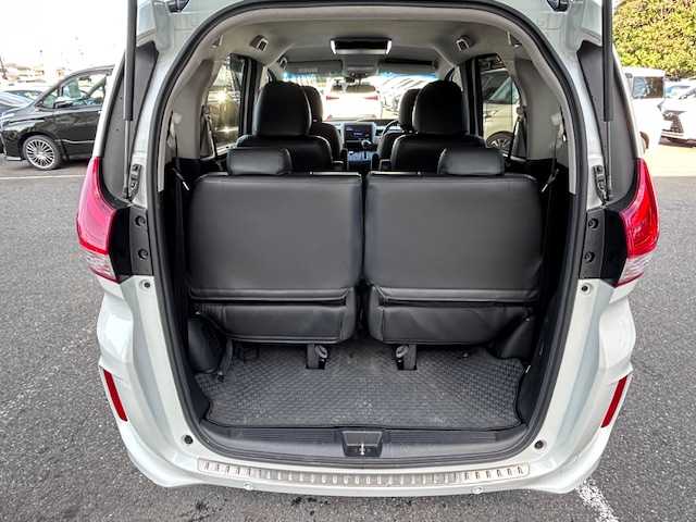 ホンダ フリード G ホンダセンシング 大阪府 2021(令3)年 2.6万km プラチナホワイトパール 純正９インチナビ　/フルセグ　/Ｂｌｕｅｔｏｏｔｈ　/バックカメラ　/フリップダウンモニター　/両側パワースライドドア　/シートヒーター　/レーダークルーズコントロール　/ＬＥＤヘッドライト　/ＥＴＣ　/ドラレコ