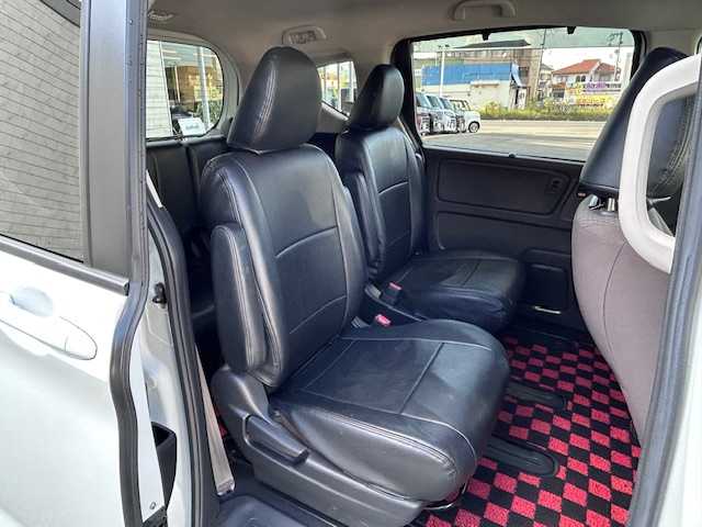 ホンダ フリード G ホンダセンシング 大阪府 2021(令3)年 2.6万km プラチナホワイトパール 純正９インチナビ　/フルセグ　/Ｂｌｕｅｔｏｏｔｈ　/バックカメラ　/フリップダウンモニター　/両側パワースライドドア　/シートヒーター　/レーダークルーズコントロール　/ＬＥＤヘッドライト　/ＥＴＣ　/ドラレコ