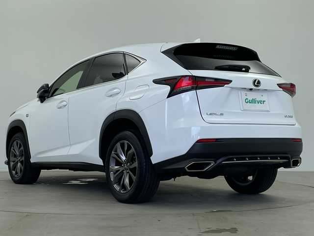 レクサス ＮＸ 300 Fスポーツ 鹿児島県 2017(平29)年 3万km ホワイトノーヴァガラスフレーク ・サンルーフ/・メーカーナビ/(CD/DVD/SD/BT/USB)/・バックカメラ/・サイドカメラ/・フルセグテレビ/・レーダークルーズコントロール/・三眼LEDヘッドライト/・ビルドインETC 2.0/・ドライブレコーダー/・プリクラッシュセーフティ/・ブラインドスポットモニター/・コーナーセンサー/・ステアリングリモコン/・ステアリングヒーター/・電子パーキングブレーキ/・パワーシート/・シートメモリー/・シートヒーター/・シートクーラー/・レザーシート/・ブレーキホールド