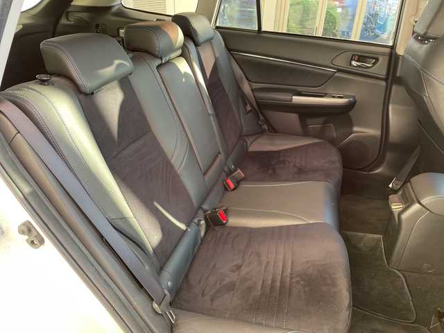 スバル レヴォーグ 2．0GT－S アイサイト 埼玉県 2015(平27)年 13.9万km クリスタルホワイトP アイサイト/純正ナビ/　　CD/DVD/BT/フルセグ/バックカメラ/サイドカメラ/レーダークルーズコントロール/レーンキープアシスト/ブラインドスポットインフォメーション/LEDヘッドライト/ハーフレザーシート/純正18インチアルミホイール/パドルシフト/電子パーキングブレーキ/ETC/スマートキー