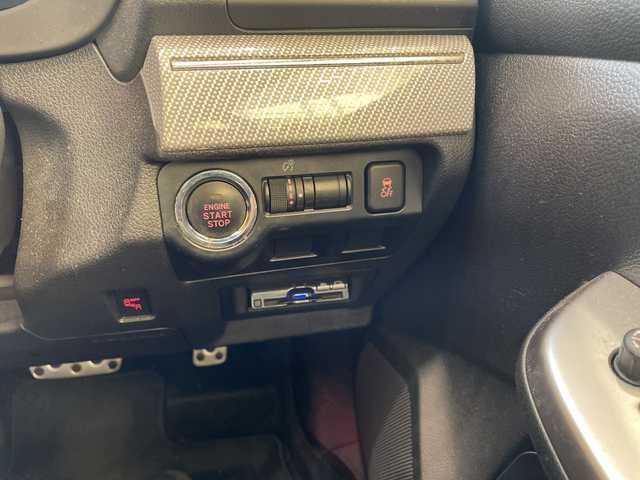 スバル レヴォーグ 2．0GT－S アイサイト 埼玉県 2015(平27)年 13.9万km クリスタルホワイトP アイサイト/純正ナビ/　　CD/DVD/BT/フルセグ/バックカメラ/サイドカメラ/レーダークルーズコントロール/レーンキープアシスト/ブラインドスポットインフォメーション/LEDヘッドライト/ハーフレザーシート/純正18インチアルミホイール/パドルシフト/電子パーキングブレーキ/ETC/スマートキー