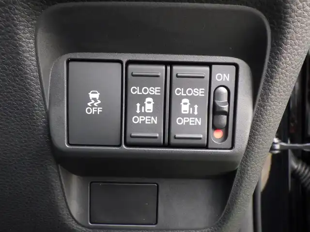 ホンダ フリード ハイブリット e:HEV AIR EX 千葉県 2025(令7)年 0.1千km クリスタルブラックパール ホンダセンシング/・衝突軽減ブレーキ（CMBS）/・車線維持支援システム（LKAS）/・アダプティブクルーズコントロール（ACC）/・ブラインドスポットインフォメーション/・後方誤発進抑制機能/・誤発進抑制機能/両側パワースライドドア/ハーフレザーシート/前席シートヒーター/11.4インチホンダコネクトナビ/地デジTV/【DVD/CD再生機能　Bluetooth接続】/バックカメラ/革巻きステアリング/ステアリングスイッチ/LEDヘッドライト/ウインカーミラー/コーナーセンサー/純正15インチアルミホイル/サイド/カーテンエアバッグ/Honda スマートキー