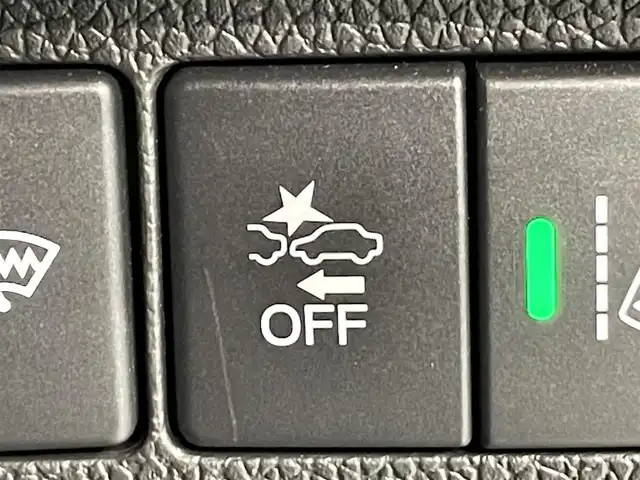 ホンダ フリード G ブラックスタイル 愛知県 2023(令5)年 1.6万km プラチナホワイトパール カロッツェリア８インチナビ　/（DISC/SD/FM/AM/地デジ/USB/AUX)/ホンダセンシング　/　　-衝突軽減ブレーキ　/　　-レーダークルーズコントロール　/　　-誤発進抑制機能/　　-先行車発進お知らせ機能/　　-標識認識機能/　　-路線逸脱抑制機能/　　-アダプティブクルーズコントロール/　　-車線維持支援システム/両側パワースライドドア　/シートヒーター　/ビルトインＥＴＣ　/ＬＥＤヘッドライト　/ドライブレコーダー　/バックカメラ　/パーキングセンサー　/ＵＳＢ接続/後席サンシェード/ISOFIX