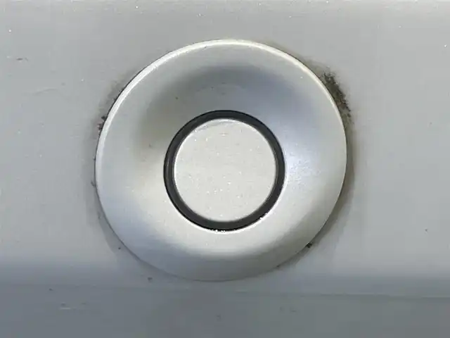 ホンダ フリード G ブラックスタイル 愛知県 2023(令5)年 1.6万km プラチナホワイトパール カロッツェリア８インチナビ　/（DISC/SD/FM/AM/地デジ/USB/AUX)/ホンダセンシング　/　　-衝突軽減ブレーキ　/　　-レーダークルーズコントロール　/　　-誤発進抑制機能/　　-先行車発進お知らせ機能/　　-標識認識機能/　　-路線逸脱抑制機能/　　-アダプティブクルーズコントロール/　　-車線維持支援システム/両側パワースライドドア　/シートヒーター　/ビルトインＥＴＣ　/ＬＥＤヘッドライト　/ドライブレコーダー　/バックカメラ　/パーキングセンサー　/ＵＳＢ接続/後席サンシェード/ISOFIX