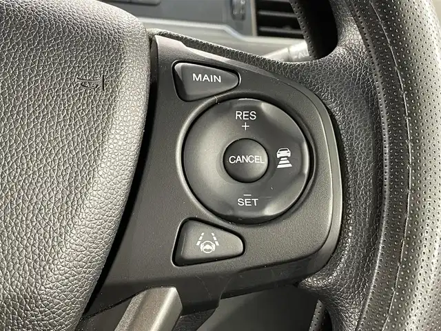 ホンダ フリード G ブラックスタイル 愛知県 2023(令5)年 1.6万km プラチナホワイトパール カロッツェリア８インチナビ　/（DISC/SD/FM/AM/地デジ/USB/AUX)/ホンダセンシング　/　　-衝突軽減ブレーキ　/　　-レーダークルーズコントロール　/　　-誤発進抑制機能/　　-先行車発進お知らせ機能/　　-標識認識機能/　　-路線逸脱抑制機能/　　-アダプティブクルーズコントロール/　　-車線維持支援システム/両側パワースライドドア　/シートヒーター　/ビルトインＥＴＣ　/ＬＥＤヘッドライト　/ドライブレコーダー　/バックカメラ　/パーキングセンサー　/ＵＳＢ接続/後席サンシェード/ISOFIX