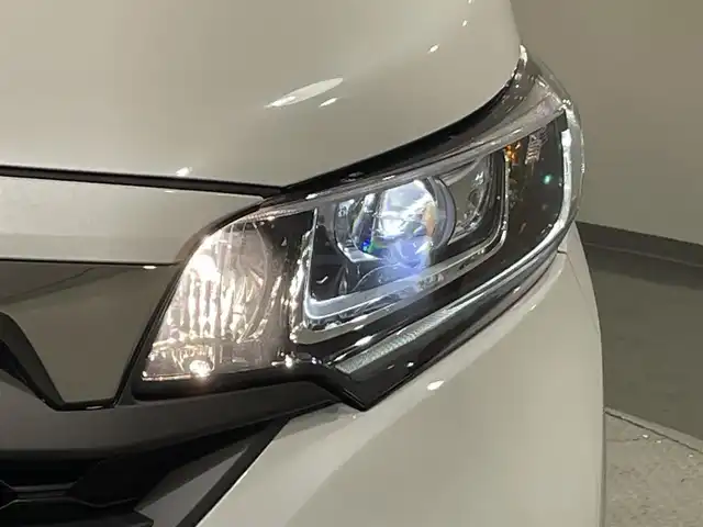 ホンダ フリード G ブラックスタイル 愛知県 2023(令5)年 1.6万km プラチナホワイトパール カロッツェリア８インチナビ　/（DISC/SD/FM/AM/地デジ/USB/AUX)/ホンダセンシング　/　　-衝突軽減ブレーキ　/　　-レーダークルーズコントロール　/　　-誤発進抑制機能/　　-先行車発進お知らせ機能/　　-標識認識機能/　　-路線逸脱抑制機能/　　-アダプティブクルーズコントロール/　　-車線維持支援システム/両側パワースライドドア　/シートヒーター　/ビルトインＥＴＣ　/ＬＥＤヘッドライト　/ドライブレコーダー　/バックカメラ　/パーキングセンサー　/ＵＳＢ接続/後席サンシェード/ISOFIX