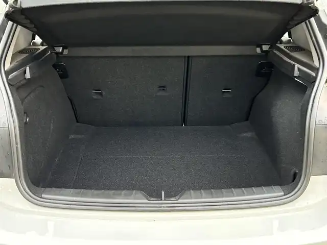 ＢＭＷ １１６ｉ スポーツ 神奈川県 2013(平25)年 8万km アルピンホワイトⅢ 社外ナビ/ワンセグテレビ/アイドリングストップ/ETC/スポーツモード/ecoモード/電子シフト/横滑り防止装置/トノカバー/HIDヘッドライト/フォグランプ/アンビエイト/オートライト/ウィンカーミラー