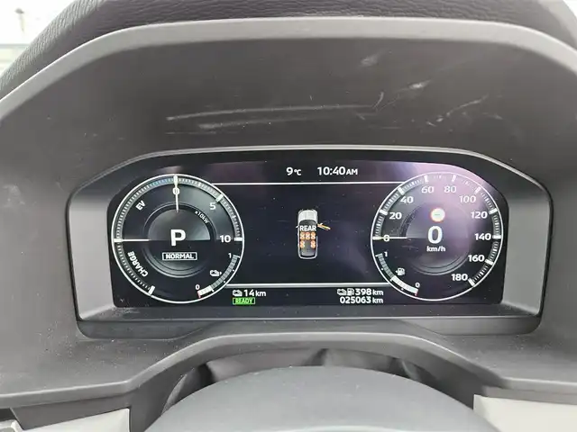 三菱 アウトランダー ＰＨＥＶ P 宮崎県 2021(令3)年 2.5万km ブラックダイヤモンド 純正9型ナビ(Bluetooth/AM/FM)/フルセグTV/ハンズフリーパワーバックドア/バック/サイド/フロントカメラ/マルチアラウンドモニター/マイパイロット/・レーダークルーズコントロール/・車線維持支援機能/フロント/リアソナー/e-アシスト/・衝突被害軽減ブレーキシステム/・踏み間違い衝突防止アシスト/・車線逸脱防止支援機能/・前方衝突予測警報/・後側方車両検知警報システム/・標識認識システム/アダプティブLEDヘッドランプ/本革巻きステアリング/ステアリングヒーター/パドルシフト/セミアニリン革シート(純正OPライトグレー)/前席メモリー機能付パワーシート/前席/2列目シートヒーター/BOSEプレミアムサウンドシステム/ワイヤレス充電器/純正20インチアルミホイール/キーレスオペレーションシステム/禁煙車