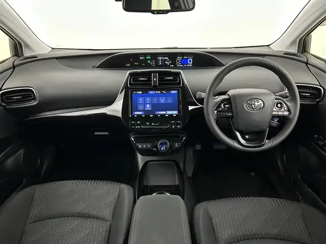 トヨタ プリウス A 福岡県 2019(令1)年 6.8万km ホワイトパールクリスタルシャイン ワンオーナー　/モデリスタエアロ　/純正ナビ（フルセグ）　/バックカメラ　/ドラレコ　/ＥＴＣ　/ＡＣＣ　/コーナーセンサー　/衝突軽減ブレーキ　/レーンキープ　/ＢＳＭ　/ＰＫＳＢ　/ＲＣＴＡ　/パーキングアシスト　/ＨＵＤ