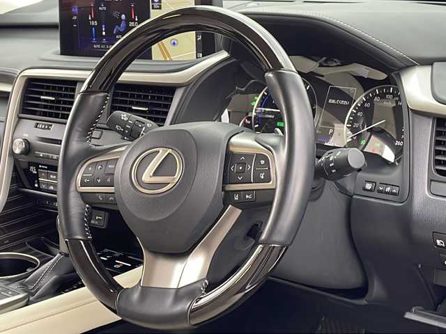 レクサス ＲＸ 450hL 道北・旭川 2021(令3)年 5.1万km ソニッククォーツ 4WD/サンルーフ /純正メモリナビ/ CD/DVD/BD/SD/MSV/AUX/USB/フルセグ/リアエンターテイメント/パノラミックビューモニター/PCS/LTA/BSM/PKSB/PKSA/ACC/HUD/クリアランスソナー /パドルシフト/白レザーシート/前席メモリ付きパワーシート /前席・２列目シートヒーター /エアシート /ステアリングヒーター/オートハイビーム/オートライト/LEDヘッドライト/フォグライト/ヘッドライトウォッシャー/ビルトインETC2.0/前後ドライブレコーダー/置くだけ充電/AC100V/オートリトラミラー /オートワイパー/パワーバックドア /サンシェード/純正フロアマット/純正ラゲッジマット