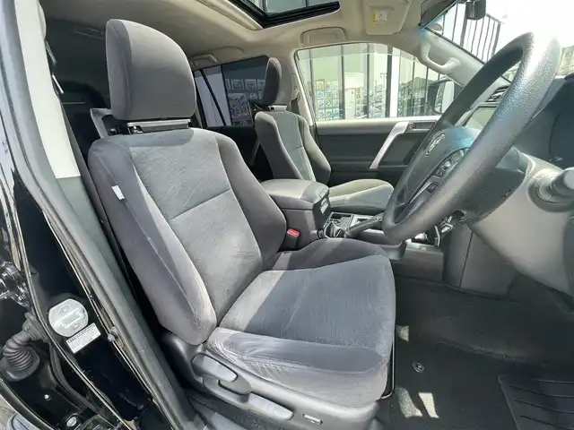 トヨタ ランドクルーザー プラド TX Lパッケージ 長崎県 2019(令1)年 4.6万km ブラック /ケンウッド9型ナビ/バックカメラ/（FM/AM/CD/DVD/Bluetooth/フルセグTV）//アルパイン後席モニター//社外ドライブレコーダー//サンルーフ//ルーフレール//サイドステップ//LEDヘッドライト//純正17インチアルミ//トヨタセーフティセンス//クルーズコントロール//コーナーセンサー//スマートキー/スペアキー×１//プッシュスタート