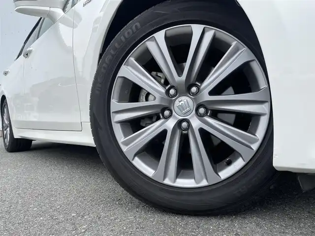 トヨタ クラウン ハイブリッド アスリートS 福岡県 2017(平29)年 4.1万km ホワイトパールクリスタルシャイン メーカーSDナビ/フルセグTV/CD/DVD/BD/SD/BT/AUX/AM/FM/バックカメラ/ＰＣＳ/ＬＤＡ/クリアランスソナー/レーダークルーズコントロール/ハンドルヒーター/前席シートヒーター/前席パワーシート/ビルトインETC/純正ＡＷ/LEDヘッドライト/フォグランプ/オートハイビーム/スマートキー/プッシュスタート