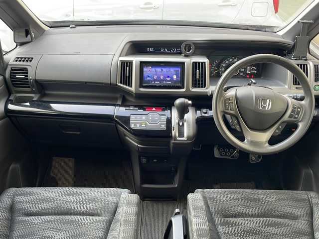 ホンダ ステップワゴン G コンフォートセレクション 高知県 2012(平24)年 10.6万km クリスタルブラックパール 純正フリップダウンモニター(Gathers　VM-108N）　/フルセグナビ　（MDV-S706）/【Ｂｌｕｅｔｏｏｔｈ　ＣＤ　ＤＶＤ　ＴＶ】　/両側パワースライドドア　/ビルトインＥＴＣ　/クルーズコントロール　/社外15インチアルミホイール/純正フロアマット　/横滑り防止装置/オートライト/保証書　/取扱説明書