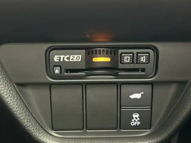 ホンダ ＺＲ－Ｖ ハイブリッド e:HEV Z 三重県 2023(令5)年 3.4万km プラチナホワイトパール 禁煙車/純正ナビ/・AppleCarPlay・AndroidAuto・フルセグ・AM・FM/360°カメラ/置くだけ充電/プレミアムサウンドBOSE/運転席・助手席パワーシート（D席メモリー付き）/運転席・助手席シートヒーター/ステアリングヒーター/ブラインドスポットモニター/踏み間違い衝突軽減装置/レーンキープ/パーキングセンサー警報/電子パーキング/アダプティブクルーズコントロール/電動リアゲート/LEDヘッドライト/純正フロアマット/純正18インチアルミ