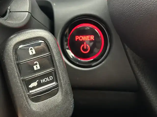 ホンダ ＺＲ－Ｖ ハイブリッド e:HEV Z 三重県 2023(令5)年 3.4万km プラチナホワイトパール 禁煙車/純正ナビ/・AppleCarPlay・AndroidAuto・フルセグ・AM・FM/360°カメラ/置くだけ充電/プレミアムサウンドBOSE/運転席・助手席パワーシート（D席メモリー付き）/運転席・助手席シートヒーター/ステアリングヒーター/ブラインドスポットモニター/踏み間違い衝突軽減装置/レーンキープ/パーキングセンサー警報/電子パーキング/アダプティブクルーズコントロール/電動リアゲート/LEDヘッドライト/純正フロアマット/純正18インチアルミ