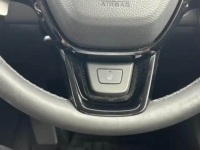ホンダ ＺＲ－Ｖ ハイブリッド e:HEV Z 三重県 2023(令5)年 3.4万km プラチナホワイトパール 禁煙車/純正ナビ/・AppleCarPlay・AndroidAuto・フルセグ・AM・FM/360°カメラ/置くだけ充電/プレミアムサウンドBOSE/運転席・助手席パワーシート（D席メモリー付き）/運転席・助手席シートヒーター/ステアリングヒーター/ブラインドスポットモニター/踏み間違い衝突軽減装置/レーンキープ/パーキングセンサー警報/電子パーキング/アダプティブクルーズコントロール/電動リアゲート/LEDヘッドライト/純正フロアマット/純正18インチアルミ