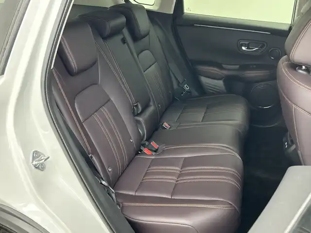 ホンダ ＺＲ－Ｖ ハイブリッド e:HEV Z 三重県 2023(令5)年 3.4万km プラチナホワイトパール 禁煙車/純正ナビ/・AppleCarPlay・AndroidAuto・フルセグ・AM・FM/360°カメラ/置くだけ充電/プレミアムサウンドBOSE/運転席・助手席パワーシート（D席メモリー付き）/運転席・助手席シートヒーター/ステアリングヒーター/ブラインドスポットモニター/踏み間違い衝突軽減装置/レーンキープ/パーキングセンサー警報/電子パーキング/アダプティブクルーズコントロール/電動リアゲート/LEDヘッドライト/純正フロアマット/純正18インチアルミ