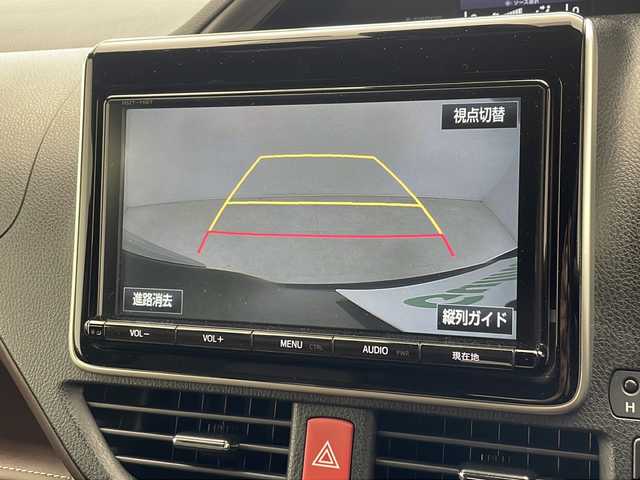 トヨタ エスクァイア Gi プレミアムパッケージ 沖縄県 2018(平30)年 5.9万km ブラック 純正9インチナビ(NSZT-Y66T)/（フルセグTV　DVD再生　Bluetooth接続　USB）/バックカメラ/ビルトインETC/ドライブレコーダー/両側パワースライドドア/トヨタセーフティセンス/・衝突被害軽減ブレーキ (プリクラッシュセーフティ)																									/・ハンドル操作サポート (レーントレーシングアシスト)																																																	/・車線はみ出しアラート (レーンディパーチャーアラート)																									/・自動ハイビーム (オートマチックハイビーム)	/クルーズコントロール																								/ステアリングヒーター/ステアリングスイッチ/ハーフレザーシート/シートヒーター/サンシェード/純正フロアマット/純正15インチアルミホイール/電動格納ウインカーミラー