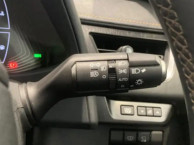 レクサス ＵＸ 250h バージョンL 熊本県 2019(平31)年 4.9万km テレーンカーキマイカM ・スマートキー/・プッシュスタート/・プリクラッシュセーフティ/・レーントレーシングアラート/・ブラインドスポットモニター/・パーキンブサポートアラート/・先行車発進告知/・道路標識認識/・オートマチックハイビーム/・クルーズコントロール(追従式)/・茶革シート/・前席パワーシート/・前席シートヒーター＆エアシート /・ハンドルヒーター /・純正メモリナビ/　【BD・Bluetooth・USB・SD・AUX・MSV】/・フルセグTV/・全方位カメラ/・ETC2.0/・ヘッドアップディスプレイ/・ドライブレコーダー(前方録画)/・LEDヘッドランプ/・LEDフォグランプ/・純正マット
