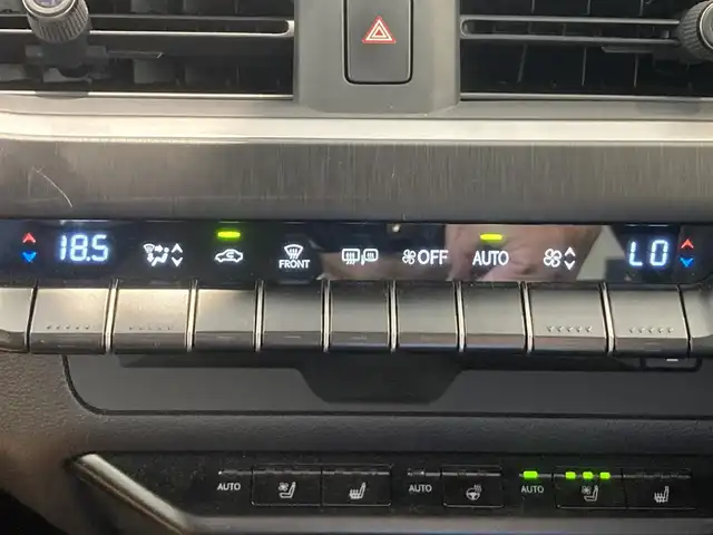 レクサス ＵＸ 250h バージョンL 熊本県 2019(平31)年 4.9万km テレーンカーキマイカM ・スマートキー/・プッシュスタート/・プリクラッシュセーフティ/・レーントレーシングアラート/・ブラインドスポットモニター/・パーキンブサポートアラート/・先行車発進告知/・道路標識認識/・オートマチックハイビーム/・クルーズコントロール(追従式)/・茶革シート/・前席パワーシート/・前席シートヒーター＆エアシート /・ハンドルヒーター /・純正メモリナビ/　【BD・Bluetooth・USB・SD・AUX・MSV】/・フルセグTV/・全方位カメラ/・ETC2.0/・ヘッドアップディスプレイ/・ドライブレコーダー(前方録画)/・LEDヘッドランプ/・LEDフォグランプ/・純正マット