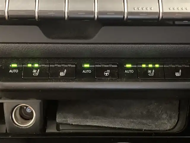 レクサス ＵＸ 250h バージョンL 熊本県 2019(平31)年 4.9万km テレーンカーキマイカM ・スマートキー/・プッシュスタート/・プリクラッシュセーフティ/・レーントレーシングアラート/・ブラインドスポットモニター/・パーキンブサポートアラート/・先行車発進告知/・道路標識認識/・オートマチックハイビーム/・クルーズコントロール(追従式)/・茶革シート/・前席パワーシート/・前席シートヒーター＆エアシート /・ハンドルヒーター /・純正メモリナビ/　【BD・Bluetooth・USB・SD・AUX・MSV】/・フルセグTV/・全方位カメラ/・ETC2.0/・ヘッドアップディスプレイ/・ドライブレコーダー(前方録画)/・LEDヘッドランプ/・LEDフォグランプ/・純正マット