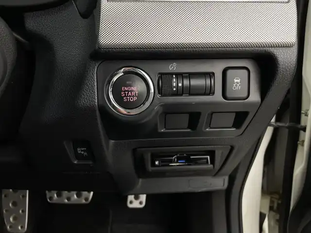 スバル レヴォーグ 1．6GT－S アイサイト 新潟県 2018(平30)年 4.3万km クリスタルホワイトP ４WD/アイサイトセーフティプラス/サンルーフ/社外SDナビ/　　CD/DVD/AM/FM/フルセグ/SD/バック/サイドモニター/全車速追従機能付クルーズコントロール/LEDオートライト/前席パワーシート/前席シートヒーター/純正18インチアルミホイール付/アイドリングストップ/パドルシフト/ブラインドスポットモニター/前後ドライブレコーダー/純正フロアマット/ドアバイザー/スマートキー/ETC