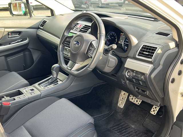 スバル レヴォーグ 1．6GT－S アイサイト 石川県 2018(平30)年 4.3万km クリスタルホワイトP ４WD/アイサイトセーフティプラス/サンルーフ/社外SDナビ/　　CD/DVD/AM/FM/フルセグ/SD/バック/サイドモニター/全車速追従機能付クルーズコントロール/LEDオートライト/前席パワーシート/前席シートヒーター/純正18インチアルミホイール付/アイドリングストップ/パドルシフト/ブラインドスポットモニター/前後ドライブレコーダー/純正フロアマット/ドアバイザー/スマートキー/ETC