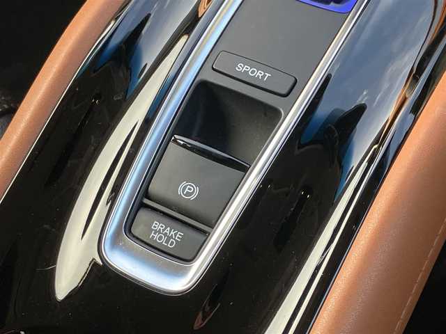 ホンダ ヴェゼル ハイブリッド Z ホンダセンシング 道南・函館 2016(平28)年 4.8万km ホワイトオーキッドパール ・寒冷地仕様/・衝突被害軽減ブレーキ/・レーダークルーズコントロール/・レーンキープアシスト/・純正SDナビ/・フルセグTV/・バックカメラ/・ETC/・前席シートヒーター/・フロントワイパーデアイサー/・純正LEDヘッドライト/・LEDフロントフォグランプ/・オートライト/・スマートキー/・エンジンプッシュスタート