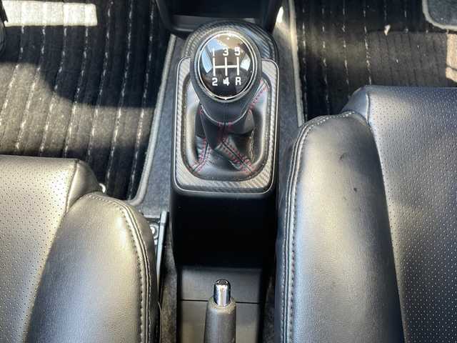 スズキ アルト ワークス 静岡県 2017(平29)年 4.4万km パールホワイト 社外ナビ/・ワンセグTV/・CD/Bluetooth/ラジオ/主要装備/・ＥＴＣ/・レカロシート/・ステアリングリモコン/・オートライト/・プッシュスタート/・スマートキー/・ＨＩＤヘッドライト/・バックカメラ/・純正フロアマット/・革巻きステアリング/・フォグランプ