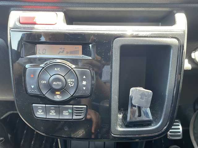 スズキ アルト ワークス 静岡県 2017(平29)年 4.4万km パールホワイト 社外ナビ/・ワンセグTV/・CD/Bluetooth/ラジオ/主要装備/・ＥＴＣ/・レカロシート/・ステアリングリモコン/・オートライト/・プッシュスタート/・スマートキー/・ＨＩＤヘッドライト/・バックカメラ/・純正フロアマット/・革巻きステアリング/・フォグランプ