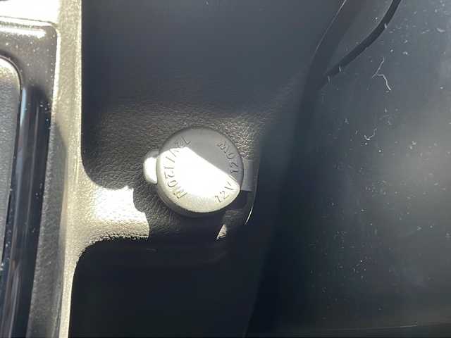 スズキ アルト ワークス 静岡県 2017(平29)年 4.4万km パールホワイト 社外ナビ/・ワンセグTV/・CD/Bluetooth/ラジオ/主要装備/・ＥＴＣ/・レカロシート/・ステアリングリモコン/・オートライト/・プッシュスタート/・スマートキー/・ＨＩＤヘッドライト/・バックカメラ/・純正フロアマット/・革巻きステアリング/・フォグランプ